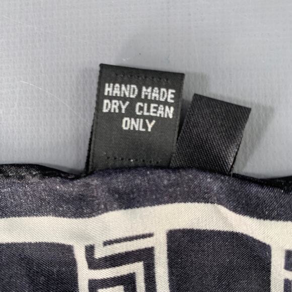VINTAGE Black White Greca Silk Pocket Square - Picture 3 of 4